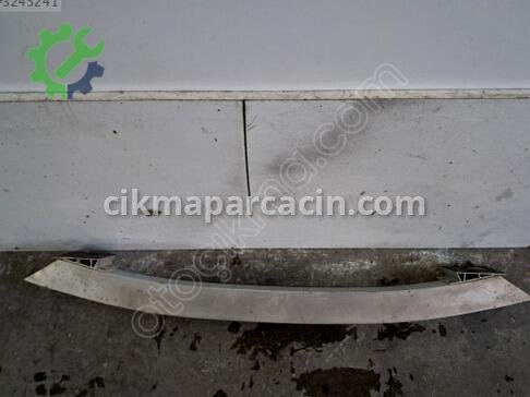 Audi A3 Arka Tampon Demiri çıkma parça