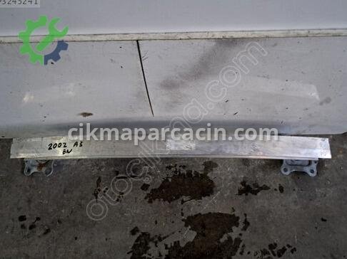 Audi A3 Arka Tampon Demiri çıkma parça