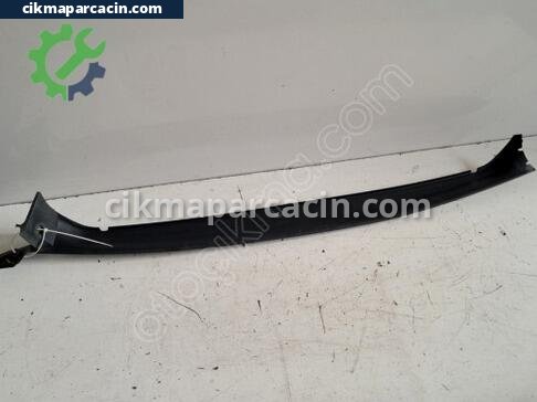 Audi A3 Tampon Izgara Çıtası çıkma parça