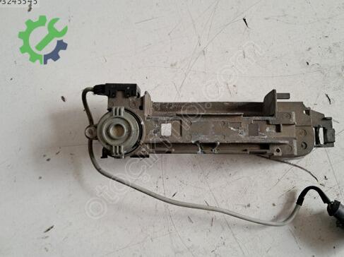 Audi A3 Sol Ön Kapı Kolu çıkma parça