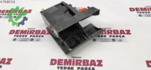 Çıkma Orijinal Küllük Audi A3 1997-2004 8L0857951