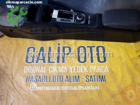 Audi A3 Orta Konsol çıkma parça