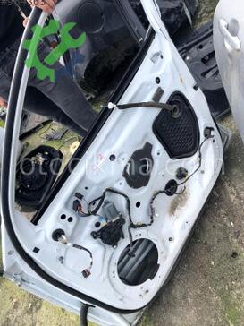 Audi A3 Sağ Ön Cam Krikosu çıkma parça