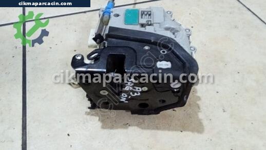 Audi A3 Sağ Ön Kapı Kilidi çıkma parça