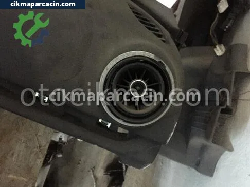 Audi A3 Sağ Havalandırma Izgaraları çıkma parça