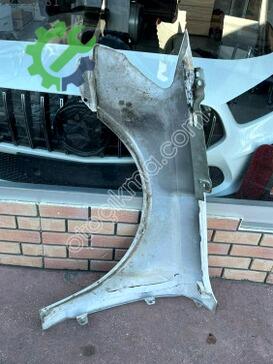 Audi A3 Sağ Ön Çamurluk çıkma parça