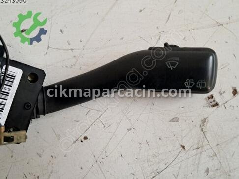 Audi A3 Sinyal Kolu çıkma parça
