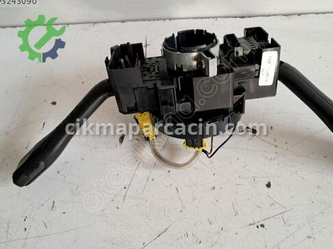 Audi A3 Sinyal Kolu çıkma parça