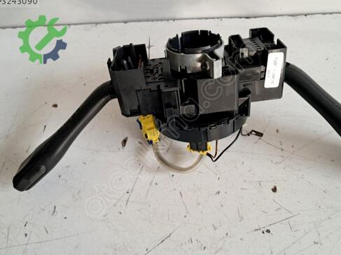 Audi A3 Sinyal Kolu çıkma parça