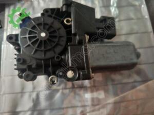Audi A3 Orijinal Çıkma Cam Motoru 119024-113