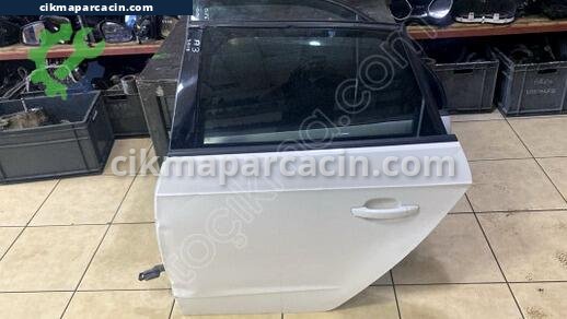 Audi A3 Sol Ön Kapı çıkma parça
