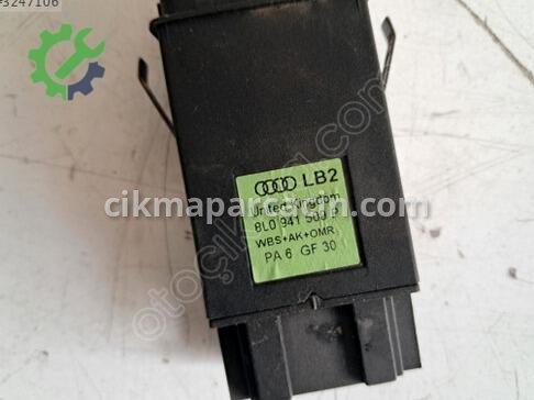Audi A3 Torpido çıkma parça