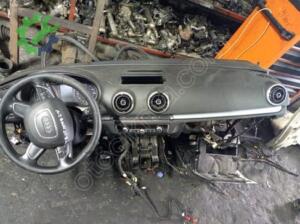 Audi A3 Torpido Çıkma