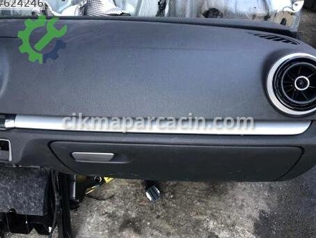 Audi A3 Torpido çıkma parça