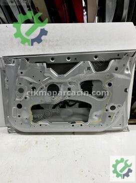 Audi A4 Sağ Ön Kapı çıkma parça