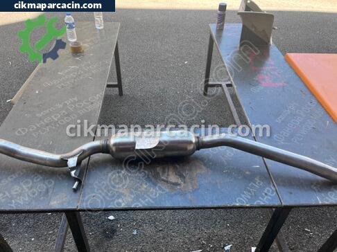 Audi A4 Orta Susturucu çıkma parça