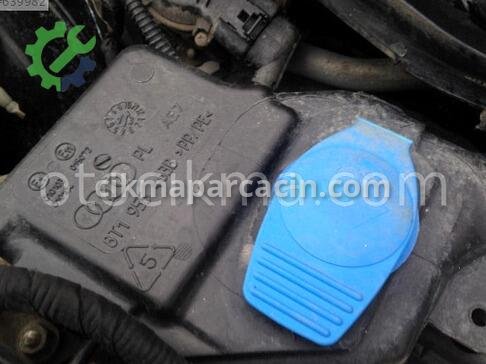 Audi A4 Silecek Su Bidonu çıkma parça