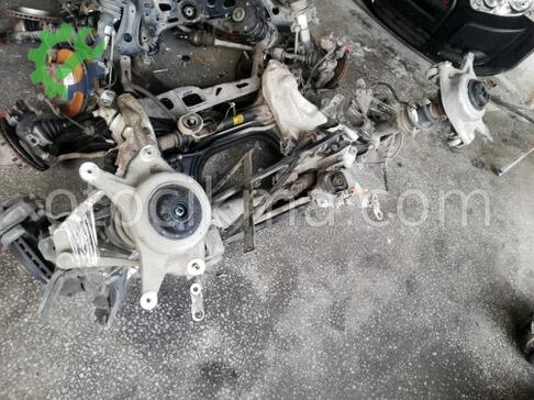 Audi A4 Travers çıkma parça
