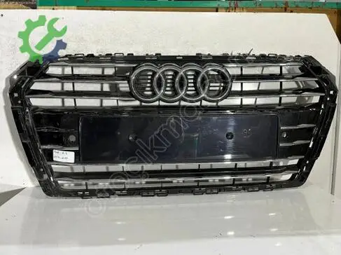 Audi A4 Ön Panjur çıkma parça