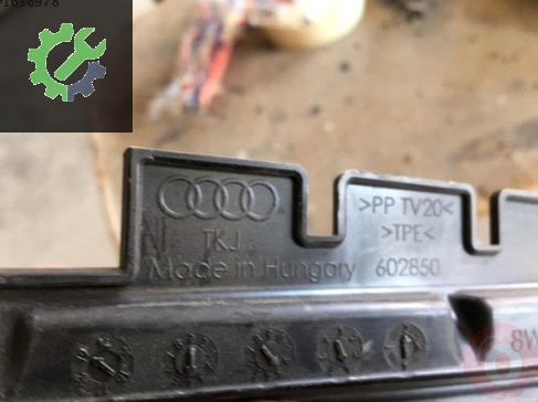 Audi A4 Üst Hava Kanalı çıkma parça