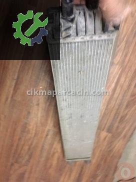 Audi A4 Intercooler Radyatörü 8W0145804A çıkma parça