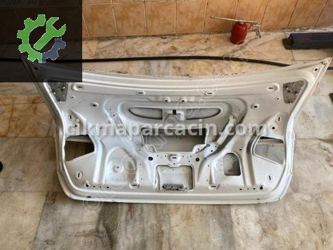 Audi A4 Bagaj Kapağı çıkma parça