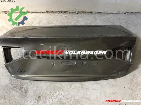 Audi A4 Bagaj Kapağı çıkma parça
