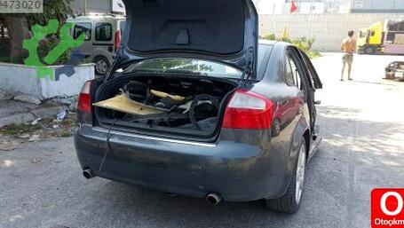 Audi A4 Arka Tampon çıkma parça