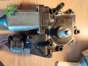 Çıkma Orijinal Cam Motoru Audi A4 (B5) 1995-2001 113846113