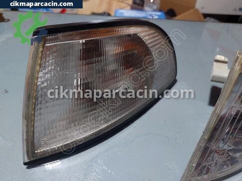 Audi A4 Sinyal çıkma parça