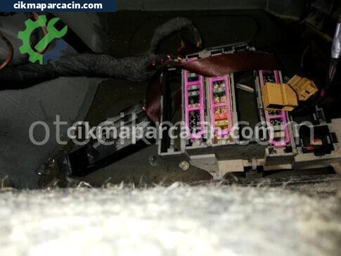 Audi A4 Sigorta Kutusu çıkma parça