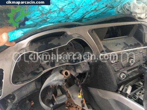 Audi A4 Gösterge Çerçevesi çıkma parça