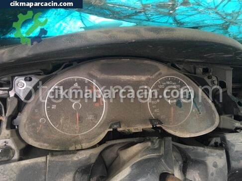 Audi A4 Gösterge Saati çıkma parça