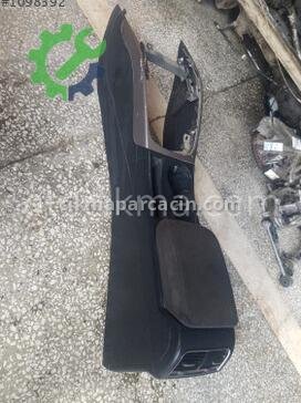 Audi A4 Orta Konsol çıkma parça