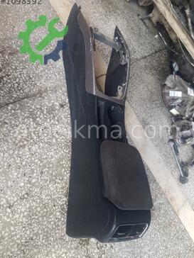 Audi A4 Orta Konsol çıkma parça