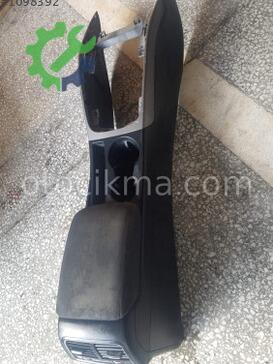 Audi A4 Orta Konsol çıkma parça