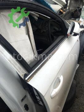 Audi Q7 Sağ Ön Kapı çıkma parça