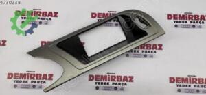 Audi A4 (B8) 2007-2012 Teyp Çerçevesi 8K1857186 Çıkma