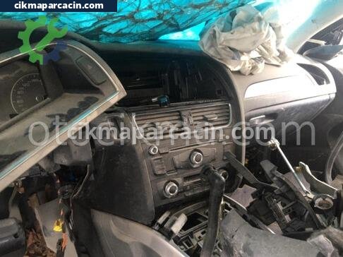 Audi A4 Torpido çıkma parça