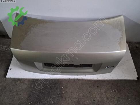 Audi A4 Bagaj Kapağı çıkma parça