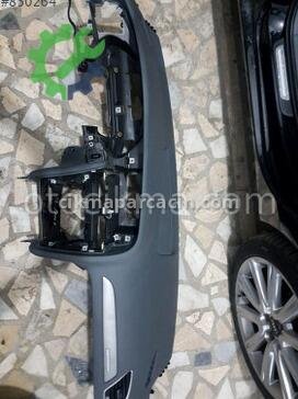 Audi A4 Göğüslük çıkma parça