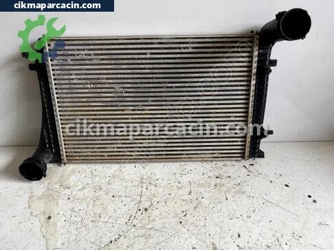 Audi A4 Intercooler Radyatörü çıkma parça