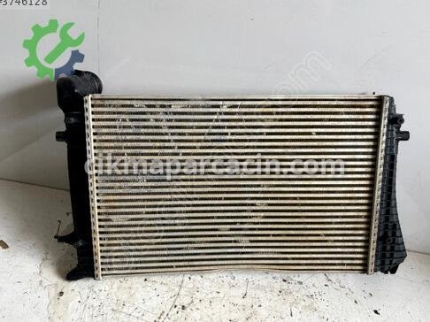 Audi A4 Intercooler Radyatörü çıkma parça