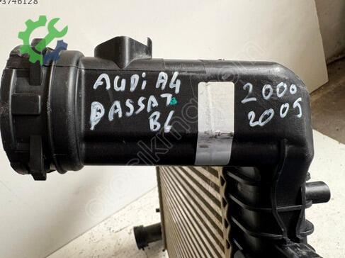 Audi A4 Intercooler Radyatörü çıkma parça