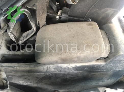 Audi A4 Kol Dayama çıkma parça