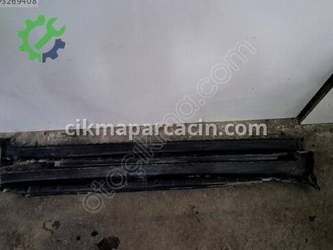 Audi A4 Marşpiyel Kaplaması 8E0853860-8E0853859 çıkma parça