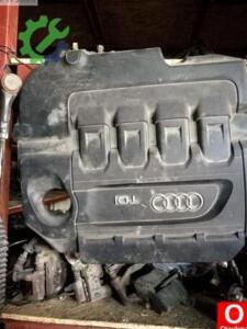 Audi A4 motor üst Plastik kapak orjinal çıkma