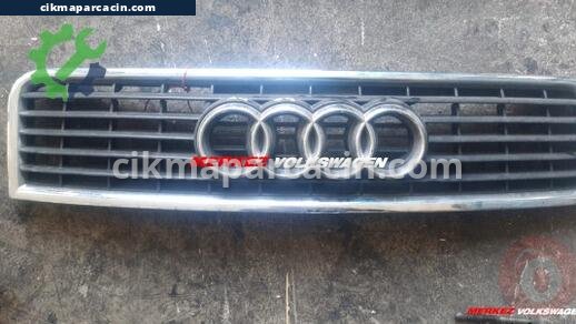 Audi A4 Ön Panjur çıkma parça