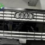 Audi A4 Orijinal Çıkma Ön Panjur 8W0853651