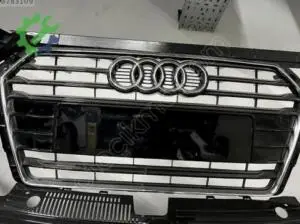 Audi A4 Orijinal Çıkma Ön Panjur 8W0853651